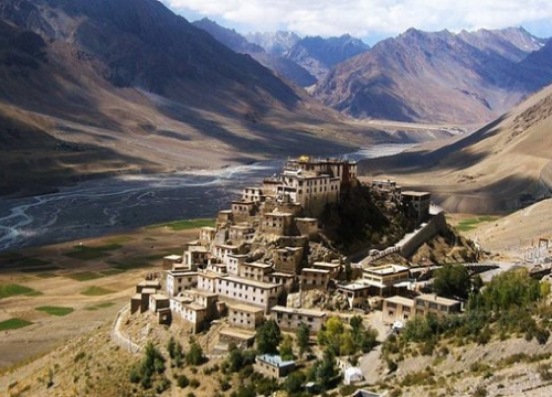 Tour de Land of Lamas